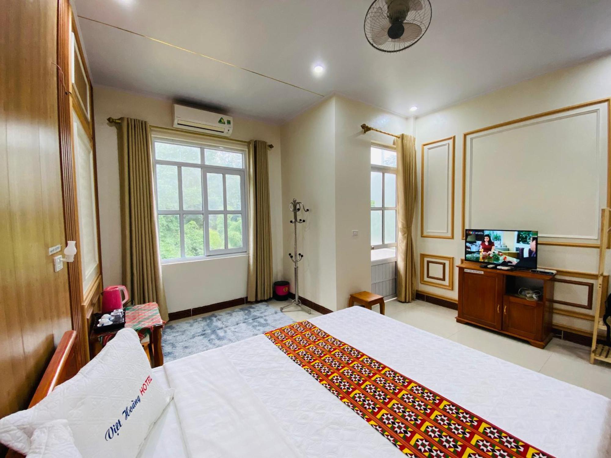 Viet Hoang Hotel Bao Lac Exterior photo