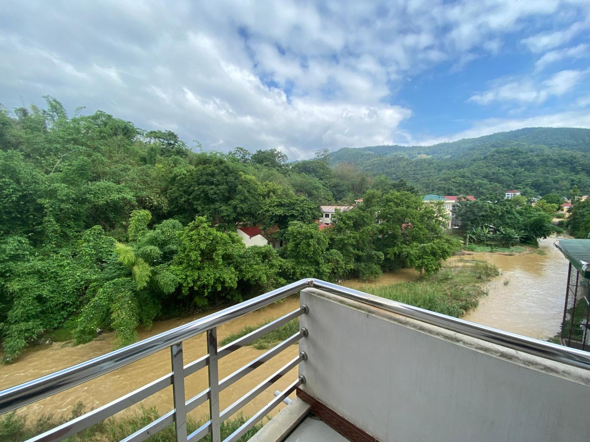 Viet Hoang Hotel Bao Lac Exterior photo